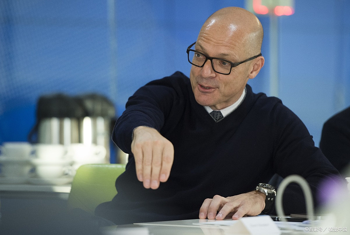 AC米兰内部会议纪要流出：清晨内部沟通，荷甲使命明确，团队化学反应显著 -开云体育app