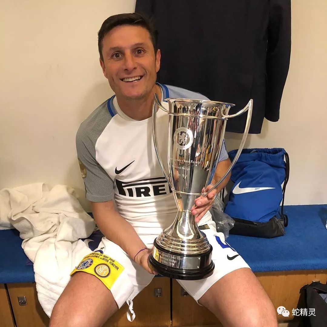 擎天柱vs震荡波-开云链接