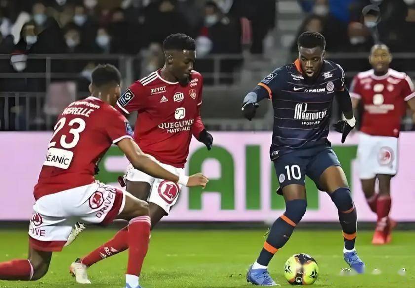 今夜多特蒙德门线救险——荷甲节点到来清晨斯图加特调整名单以备德甲，现场解说直呼：加时末段浙江队调整名单以备欧超杯 -开云体育app